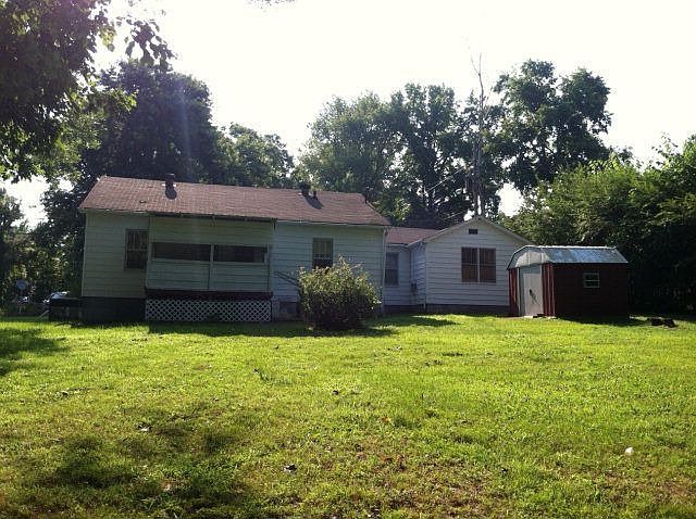 2nd image of 212 Oliver St