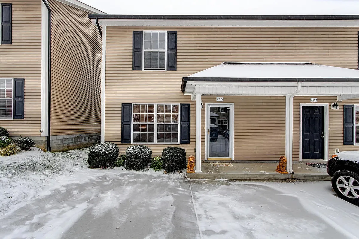 2 bed, 1.5 bath, 1214 sqft, $1,450 — Photo 1