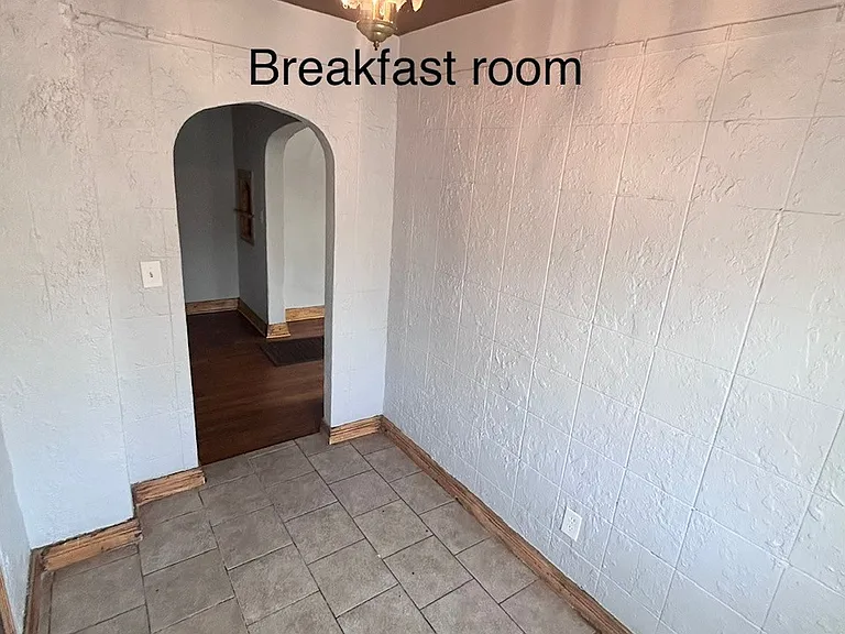 2433 NW 22nd St — Photo 5
