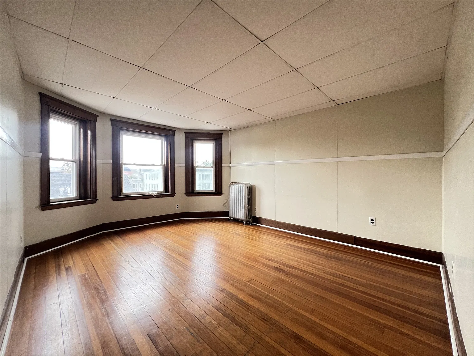 3 bed, $3,700 — Photo 2
