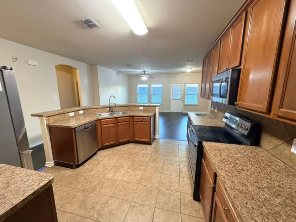 404 Northbrook Ave, Oak Pt, TX 75068