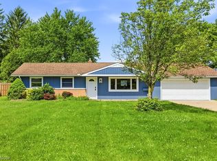 8768 Parkdale Dr, North Royalton, OH 44133