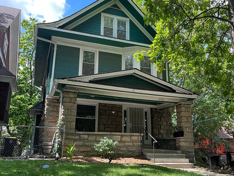 4100 Campbell St — Photo 2