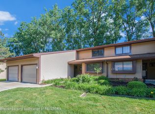 2019 Greenwich Ct, Lansing, MI 48910