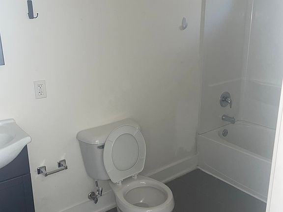 3rd image of 1326 N 15th St Room 4-1