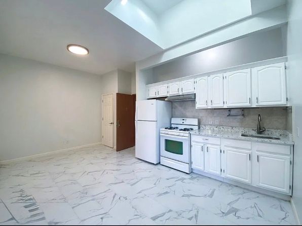 235 Starr St #2R