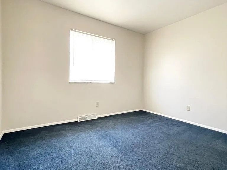 5517 Douglas Rd — Photo 7