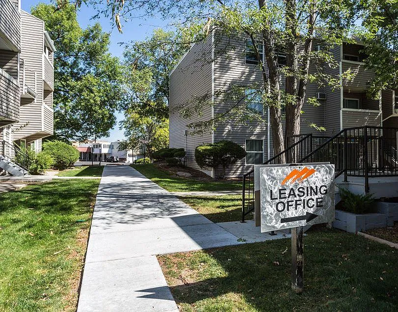 Flatirons Park Apartments — Photo 2
