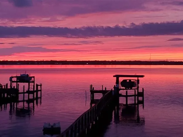 352 Shore Dr E, Oldsmar, FL 34677