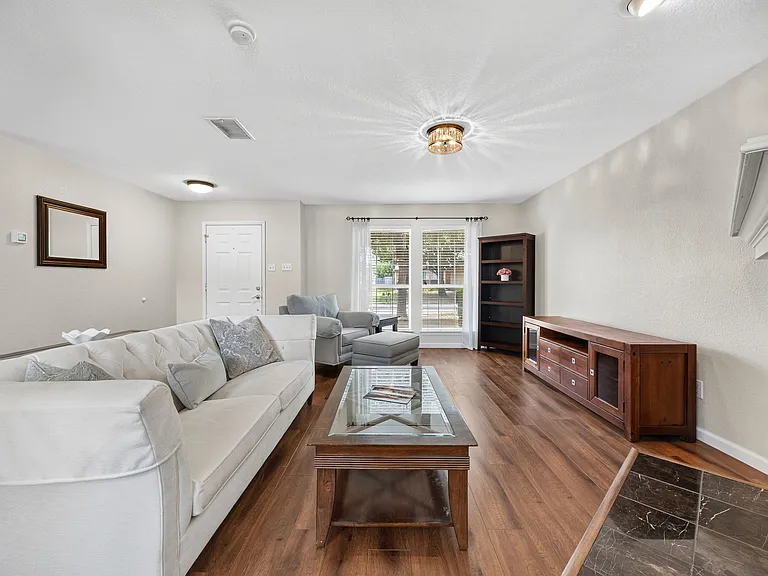 3612 Truman St — Photo 6