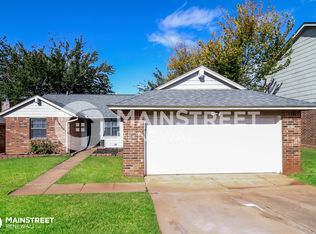 2125 Foxfire Rd, Edmond, OK 73003