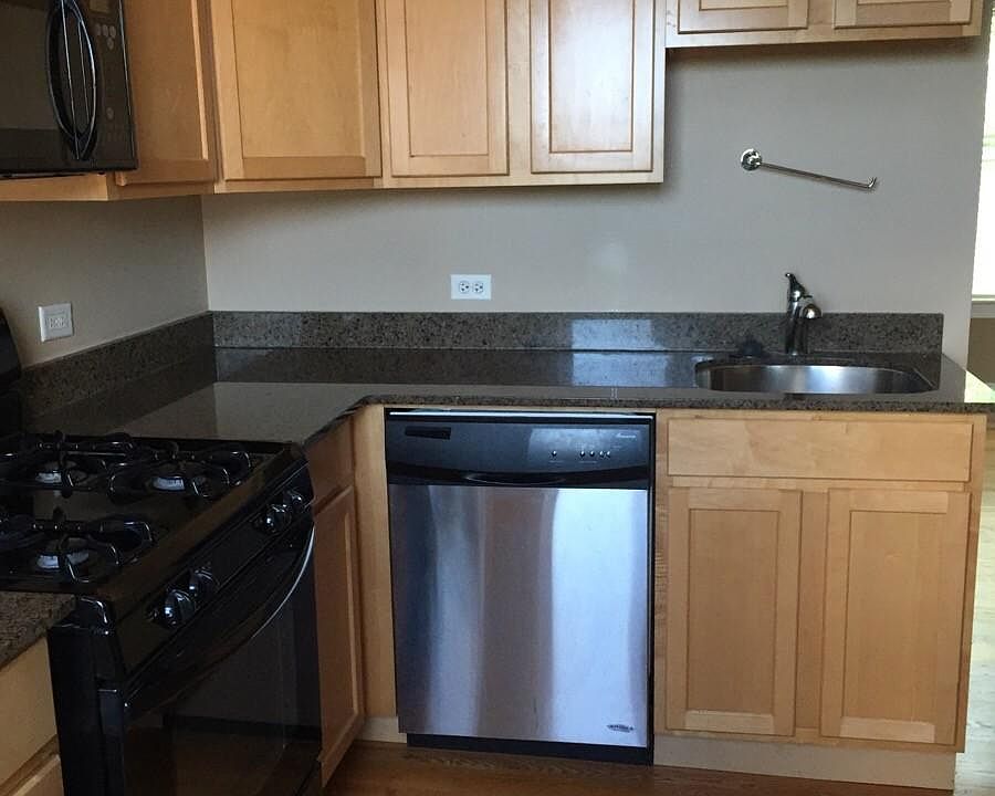 1st image of 1212 W Waveland Ave #3B