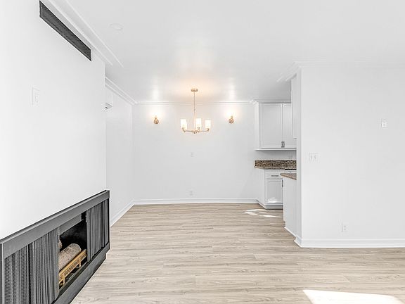 3rd image of 11926 Dorothy St APT 3