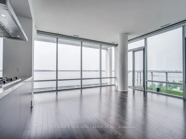 39 Queens Quay E, Toronto, ON