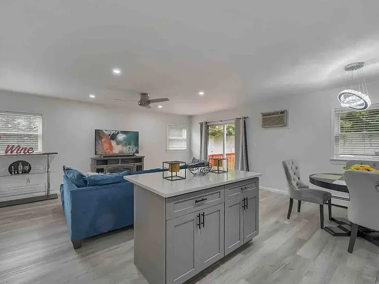 16 Fitzgerald Ct — Photo 3