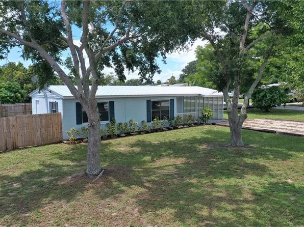 110 6th Court SW, Vero Beach, FL 32962