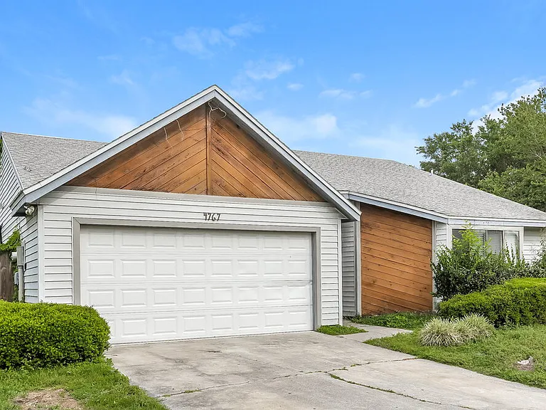 4767 Wassail Dr — Photo 3