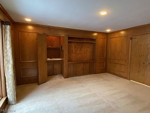 5th image of 1290 Country Club Dr