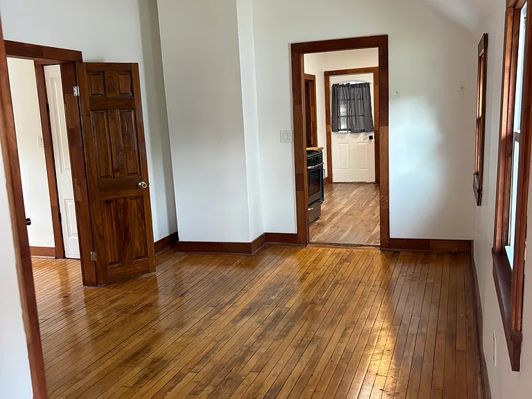 1452 W 54th St #UP — Photo 13