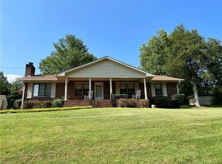 8837 Reynolda Rd, Pfafftown, NC 27040