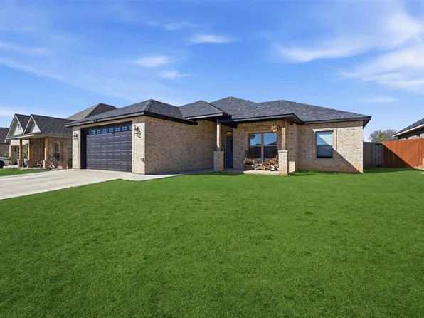 214 NW Sandstone Ave, Cache, OK 73527