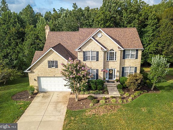 2nd image of 1049 Wales Dr