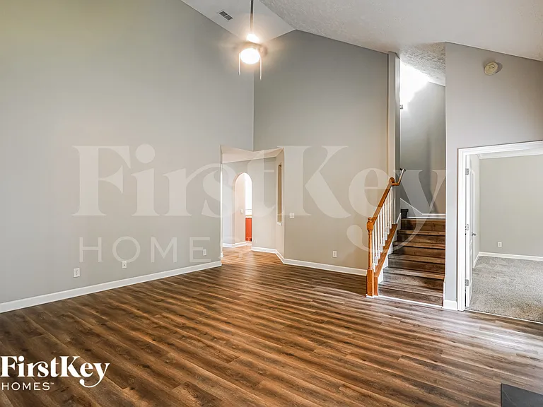 3200 Hidden Creek Dr — Photo 4