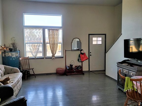 4th image of 267 SE Laurel Ln