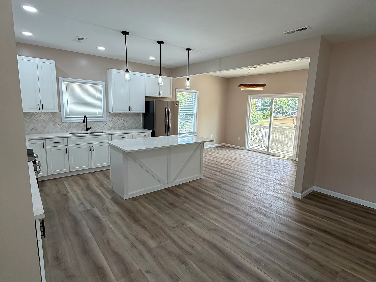 207 Tarver St — Photo 2