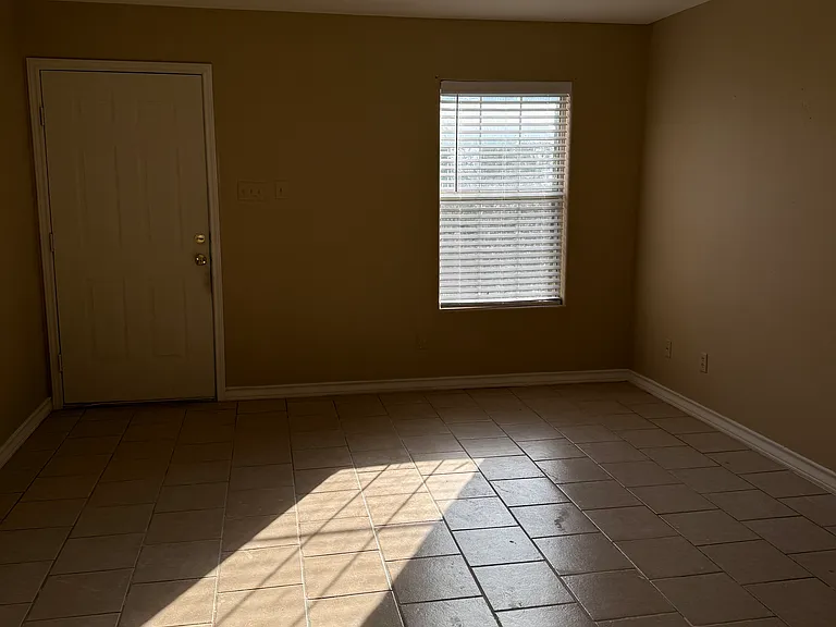 3215 Ligarde St #4 — Photo 11