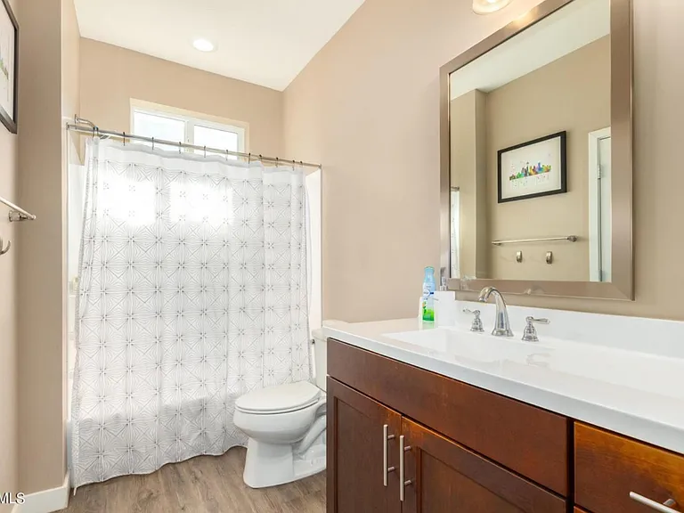 2315 E Pinchot Ave — Photo 13