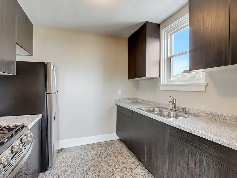 3124 W National Ave — Photo 30