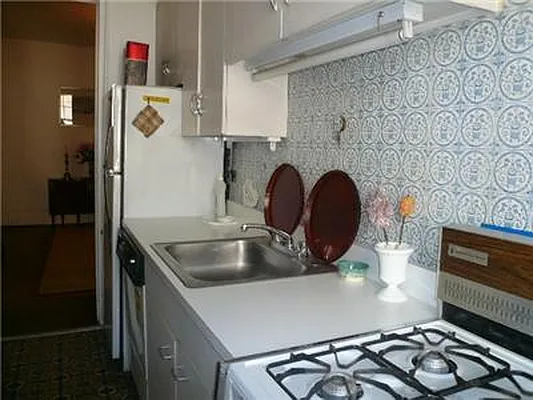 Sold by Akam Sales and Brokerage | media 17