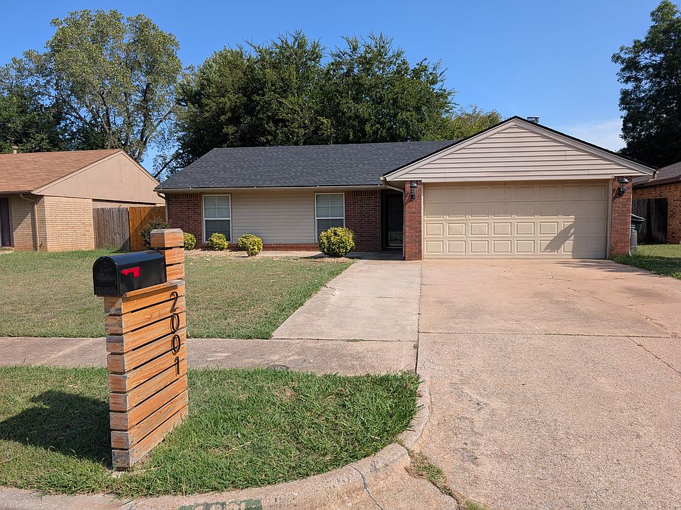 1st image of 2001 Oakhollow Dr