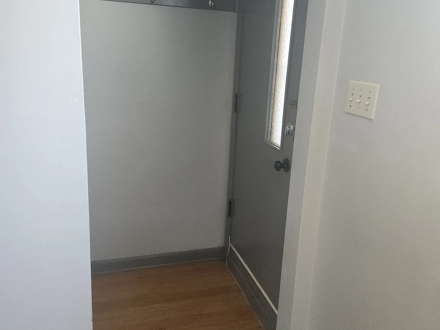 4728 Stanley Road SW — Photo 2
