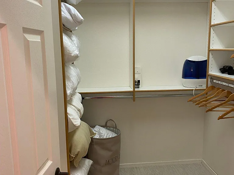 MASTER WALK IN CLOSET