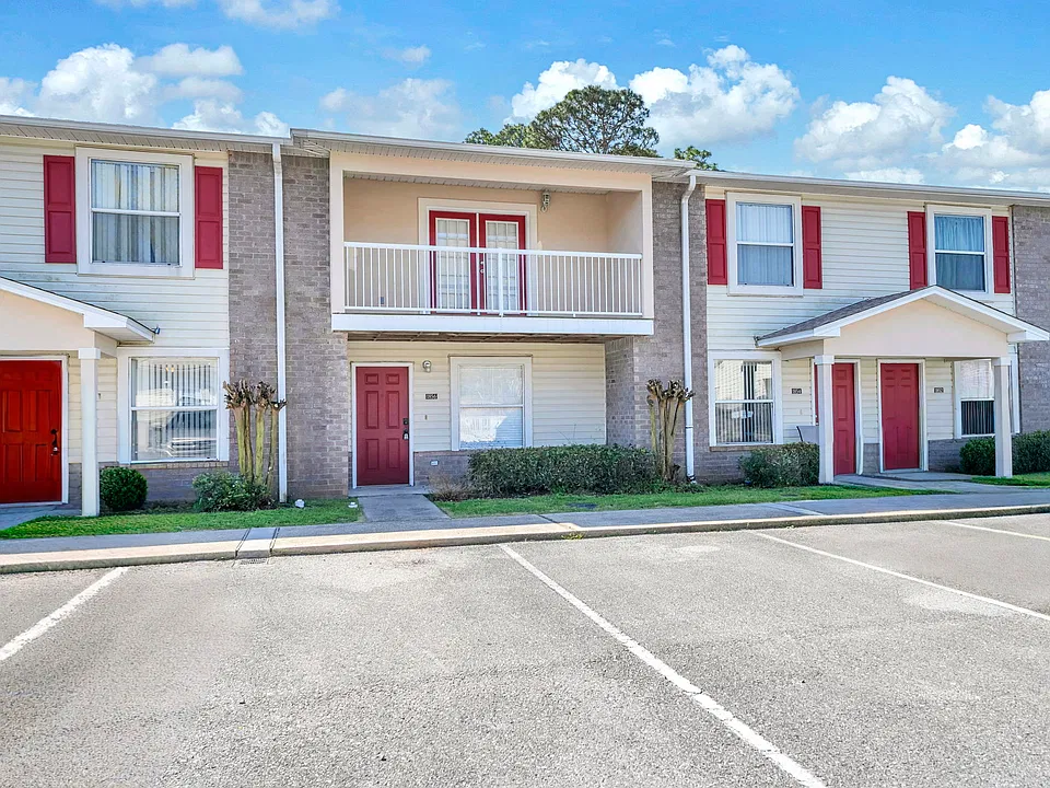 1856 Shay Lin Ct #8B