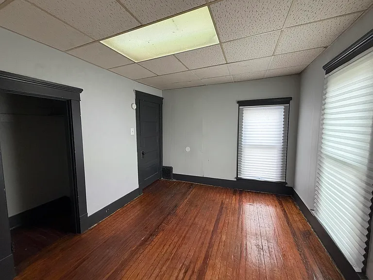 1132 N Gilbert St — Photo 15