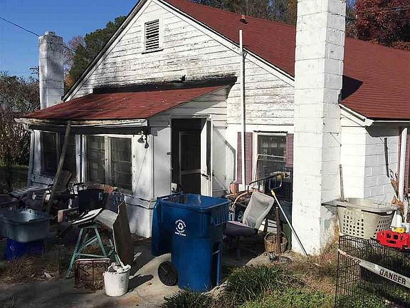 4th image of 1004 Corona St