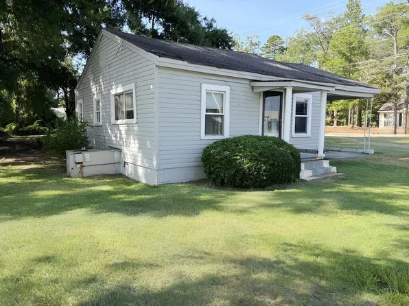 815 Durst Ave E, Greenwood, SC 29649