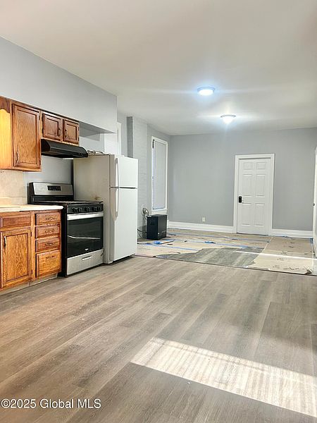 3rd image of 3159 6th Avenue