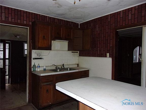 5th image of 410 N Vine St