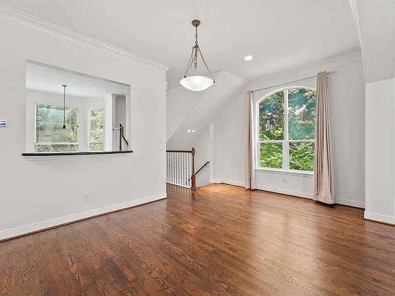 208 Hawthorne St #A — Photo 7