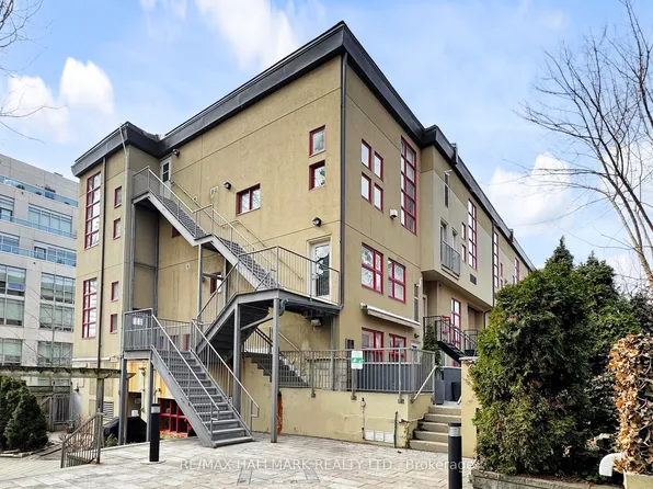 21 Earl St #314, Toronto, ON M4Y 3C8