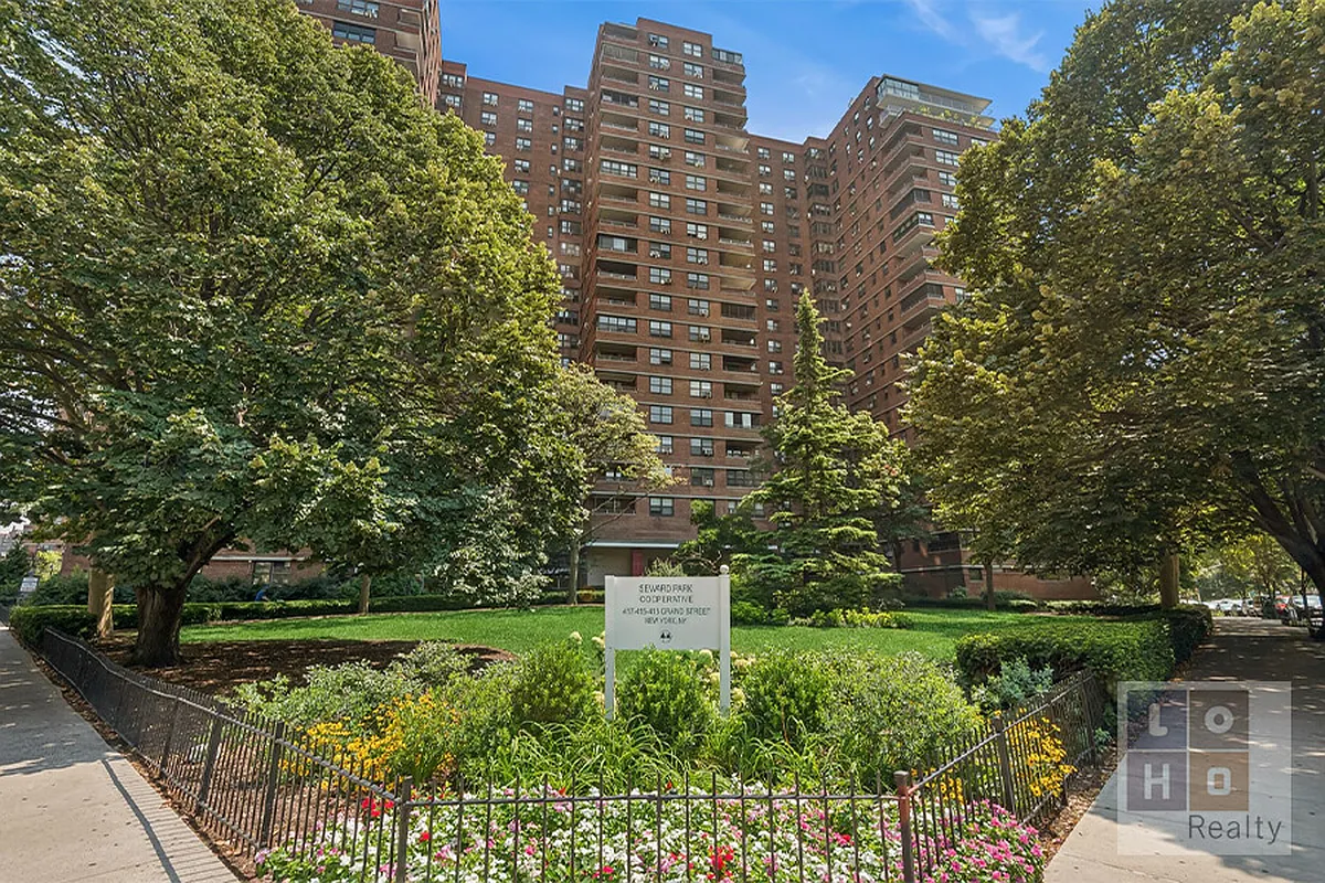 417 Grand Street #D106 in Lower East Side, Manhattan