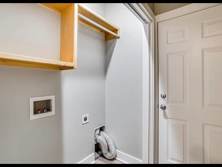 1525 S Edwards Ave — Photo 15