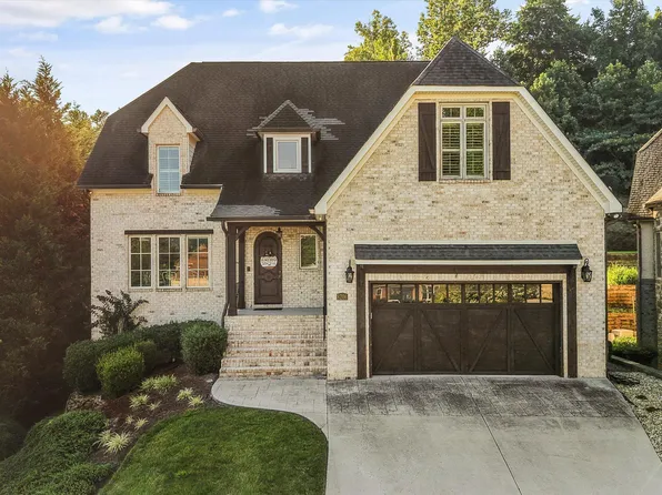 8206 Meadow Falls Ln, Knoxville, TN 37931