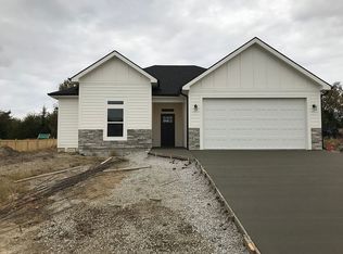 2717 S Fir Ter, Eudora, KS 66025