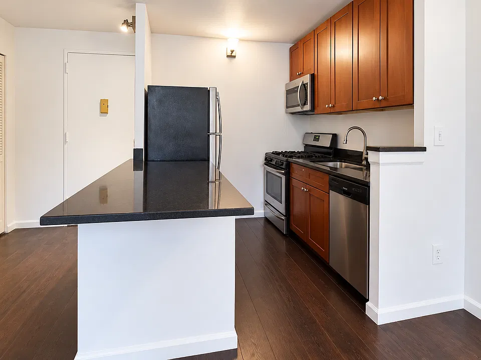 829 Greenwood Ave #4O