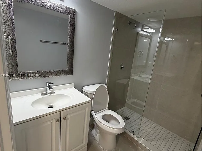 1261 SE 27th St #101 — Photo 9